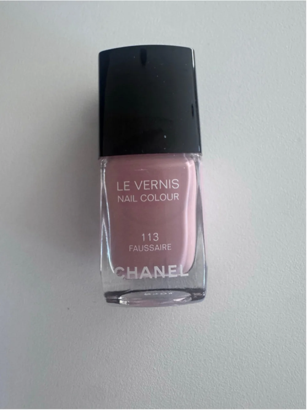 Women Chanel Le Vernis Nail Colour 113 Faussaire Pink One Size